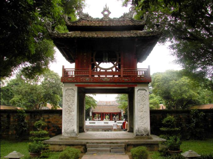 Вышка Кхуэванкак в Храме литературы